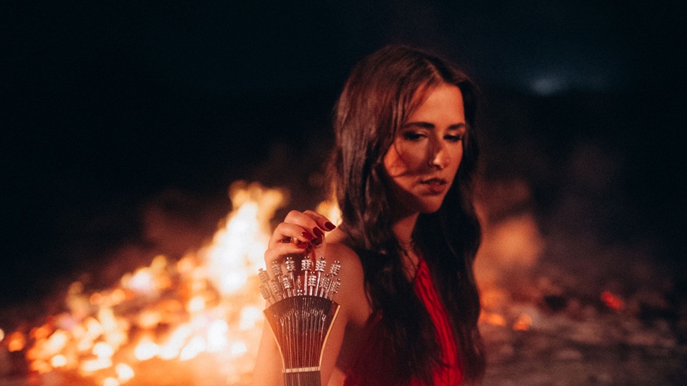 Official cover of the event Carolina de Deus