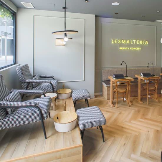 Cartaz oficial do evento Manicura + pedicura con esmaltado permanente en La Esmalteria