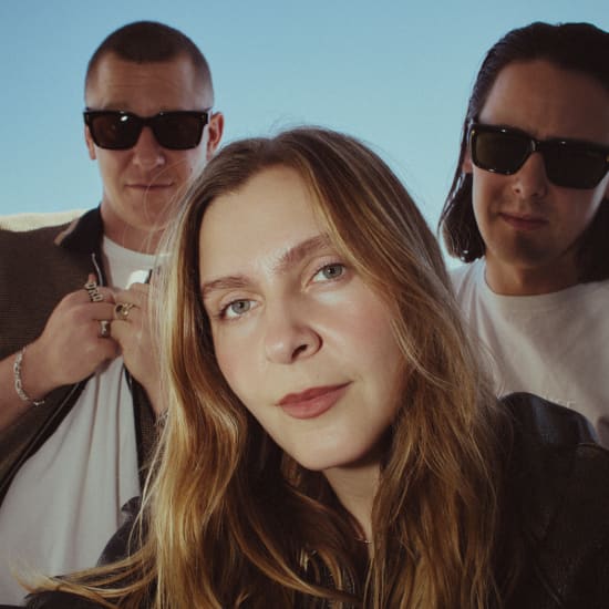 Copertina ufficiale dell'evento JUNGLE en Palau Sant Jordi, Barcelona 2026