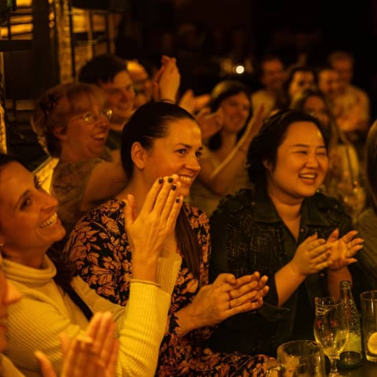 Cartaz oficial do evento FAILING IN LOVE - Stand-up Comedy in English about love