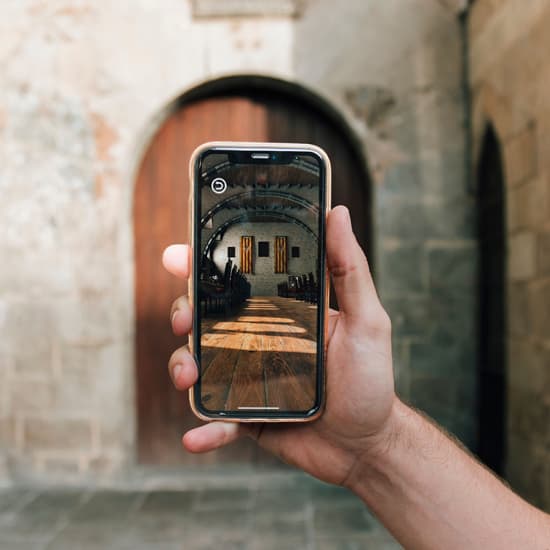 Cartel oficial del evento AudioTour por el Barrio Gótico de Barcelona con Realidad Aumentada