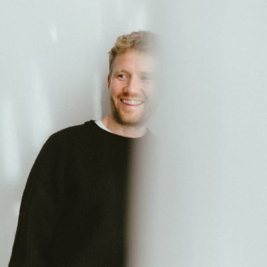 Cartel oficial del evento O'Flynn en Laut, Barcelona 2026