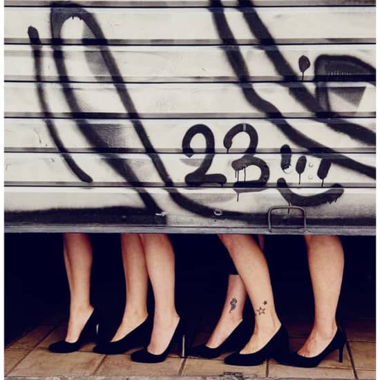 Cartel oficial del evento D’abord ils nous regardent' au Rikiki Café-Théâtre