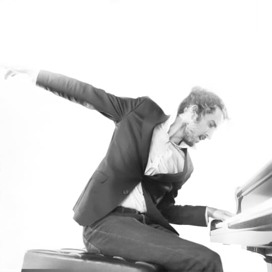 Cartel oficial del evento Jorge Bedoya: Las manos en Gran Teatro CaixaBank Príncipe Pío