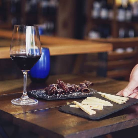 Official cover of the event Degustación de 3 copas de vino y 3 tapas en Vinopremier