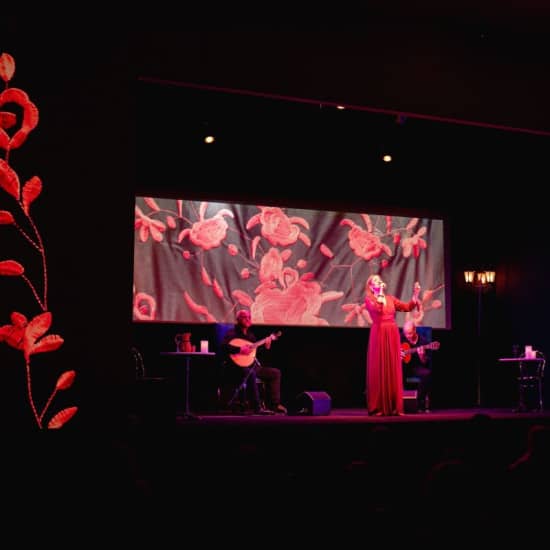 Cartel oficial del evento Fado in Chiado, espetáculo de fado ao vivo em palco há 15 anos.