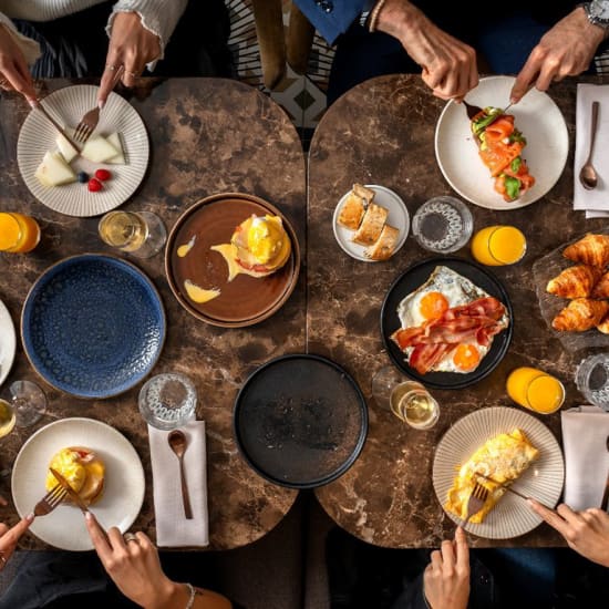 Cartaz oficial do evento Desayuno Buffet en hotel 5* en el centro de Barcelona