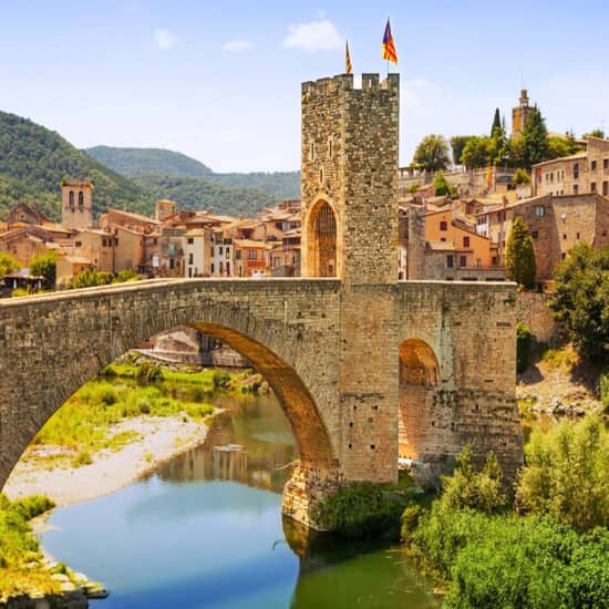 Cartaz oficial do evento Tour Medieval en grupo reducido: Besalú, Castellfollit y Santa Pau desde Barcelona. Explora los pueblos mejor conservados en el corazón del Parque Natural de la Zona Volcánica de la Garrotxa