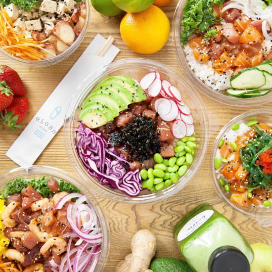 Cartel oficial del evento Aloha Poké: transpórtate a Hawaii