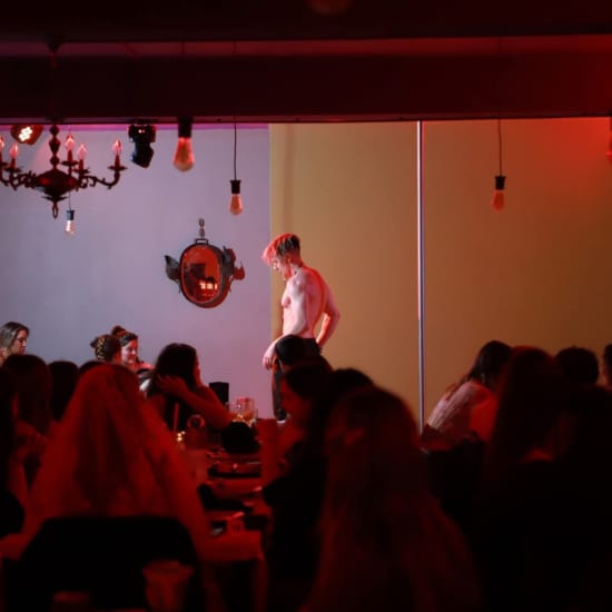 Cartaz oficial do evento Celebra o Dia Internacional da Mulher no Magic Moments Porto