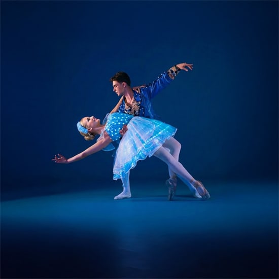 Couverture officielle de l'événement Ballet of Lights: Cenicienta en un Espectáculo Deslumbrante