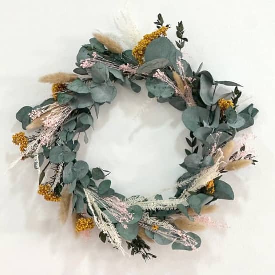 Cartaz oficial do evento Diseño de una corona decorativa con flores preservadas