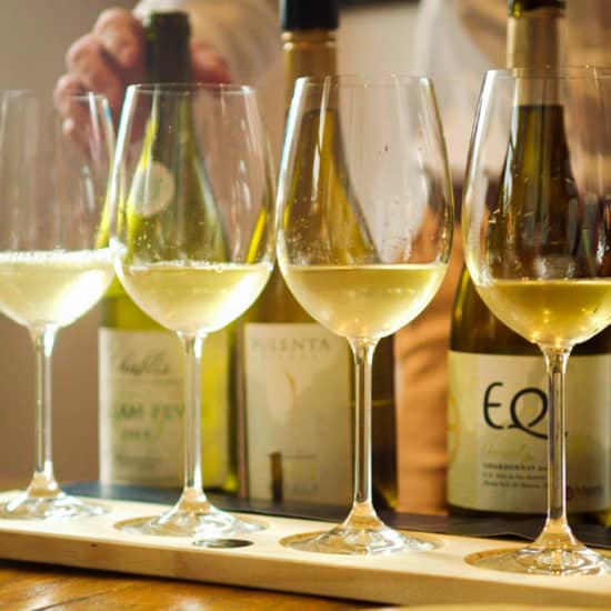 Official cover of the event Wine Flight "Chardonnay pelo Mundo" - Miya Wine Bar Pinheiros