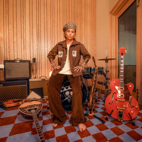 Cartel oficial del evento Tash Sultana en Movistar Arena, Madrid 2026