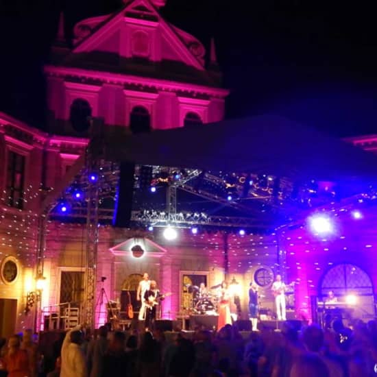 Cartaz oficial do evento Münchner Open Air Sommer 2026 - Völlig losgelöst – Die Sommerparty