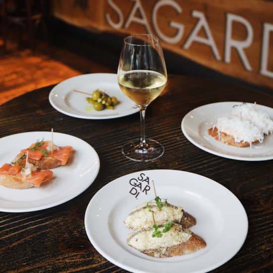 Cartel oficial del evento Menú 16 pintxos donostiarras + botella en Golfo de Bizkaia Born