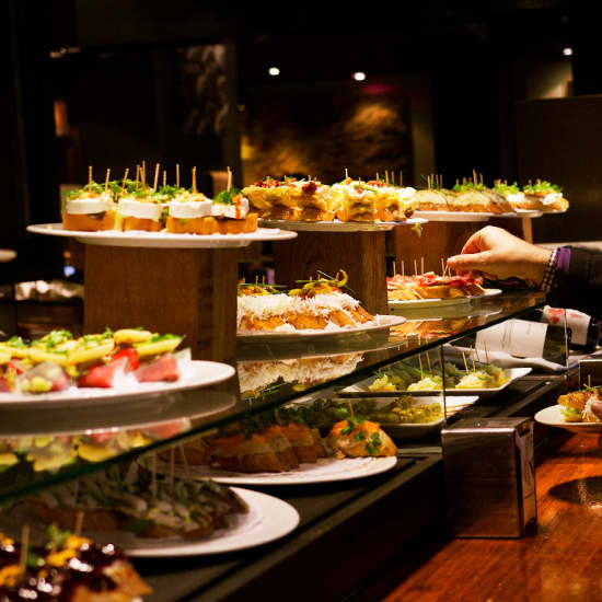 Cartaz oficial do evento Menú 16 pintxos donostiarras + botella en Euskal Etxea