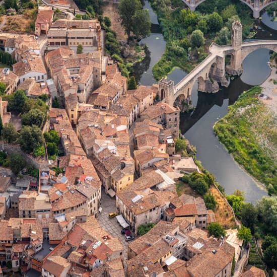 Official cover of the event Tour Privado Medieval: Besalú, Castellfollit de la Roca, Santa Pau y Parque Natural de la Zona Volcánica