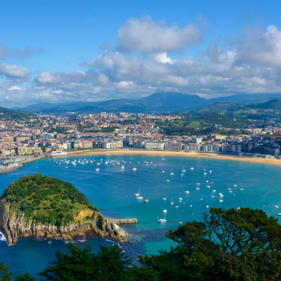 Cartel oficial del evento San Sebastián: visita guiada de historias y leyendas con humor