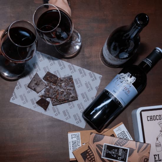 Cartaz oficial do evento Recorrido por galería de arte, copa de vino y bombones artesanos