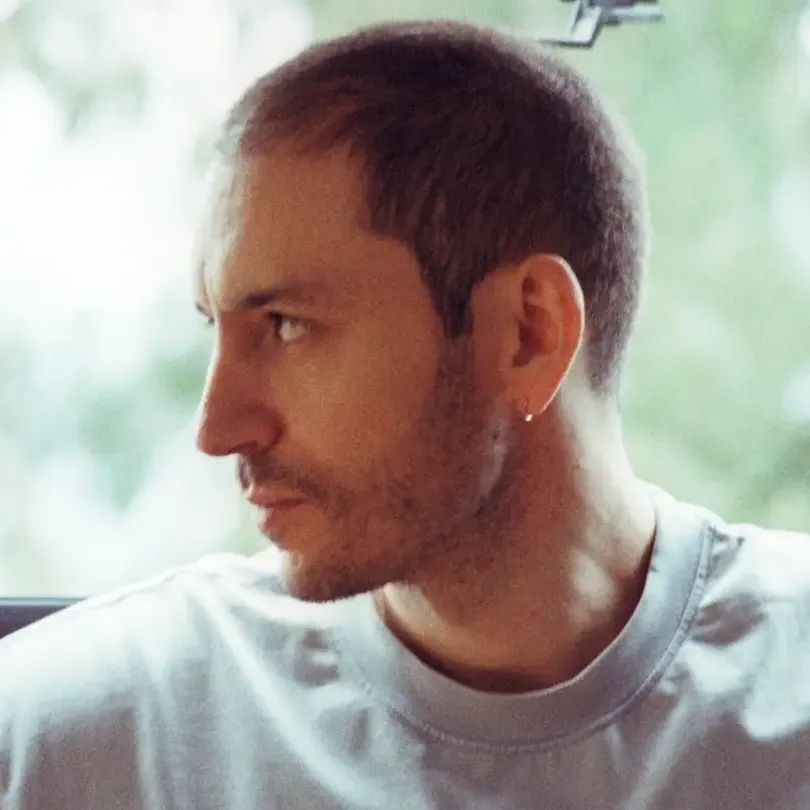 Cartaz oficial do evento Output pres. Nicola Cruz + Javier Carballo + Tamarindo