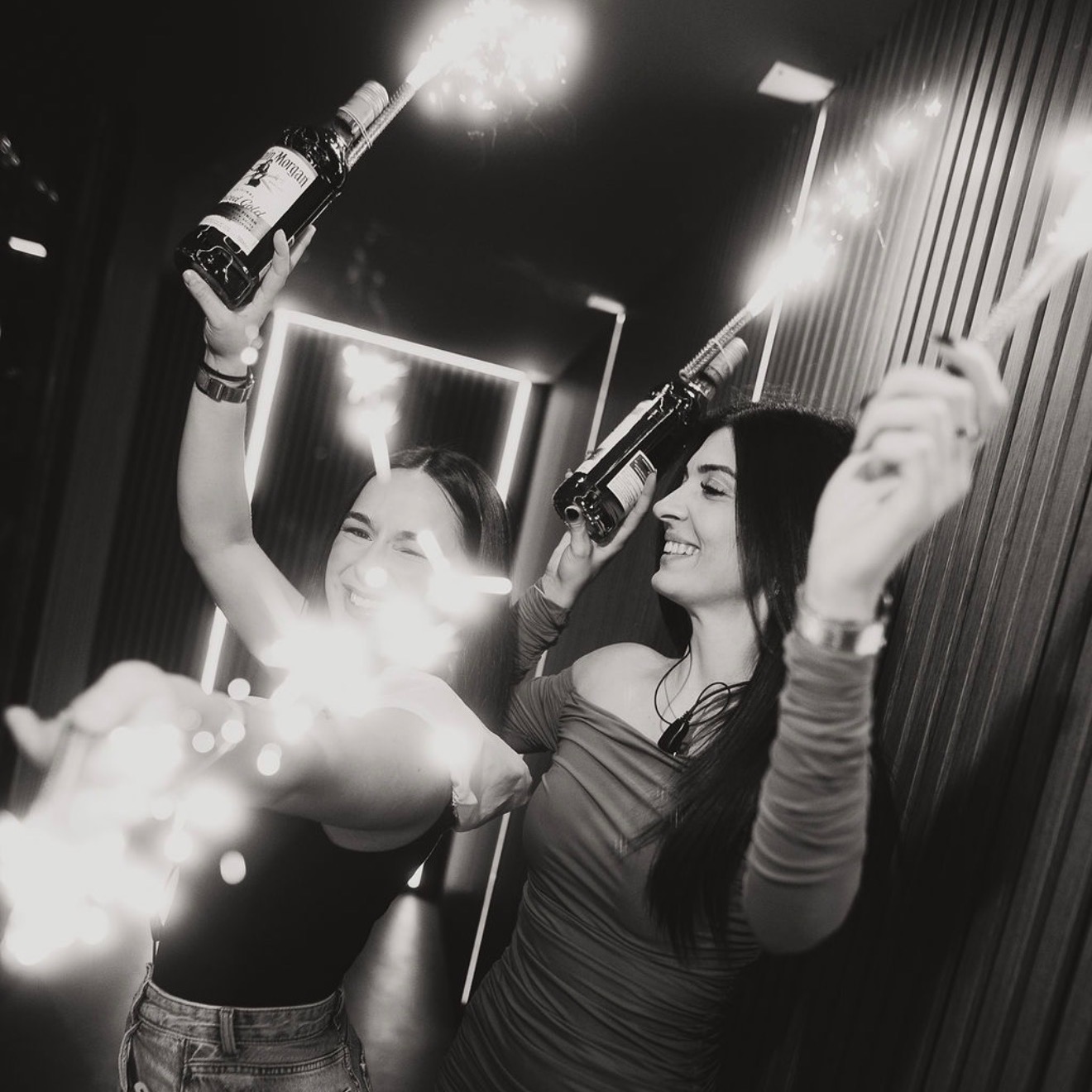 Official cover of the event VEM PRO SAMBA - Happy Hour 2 por 1 das 21:00 às 23:00